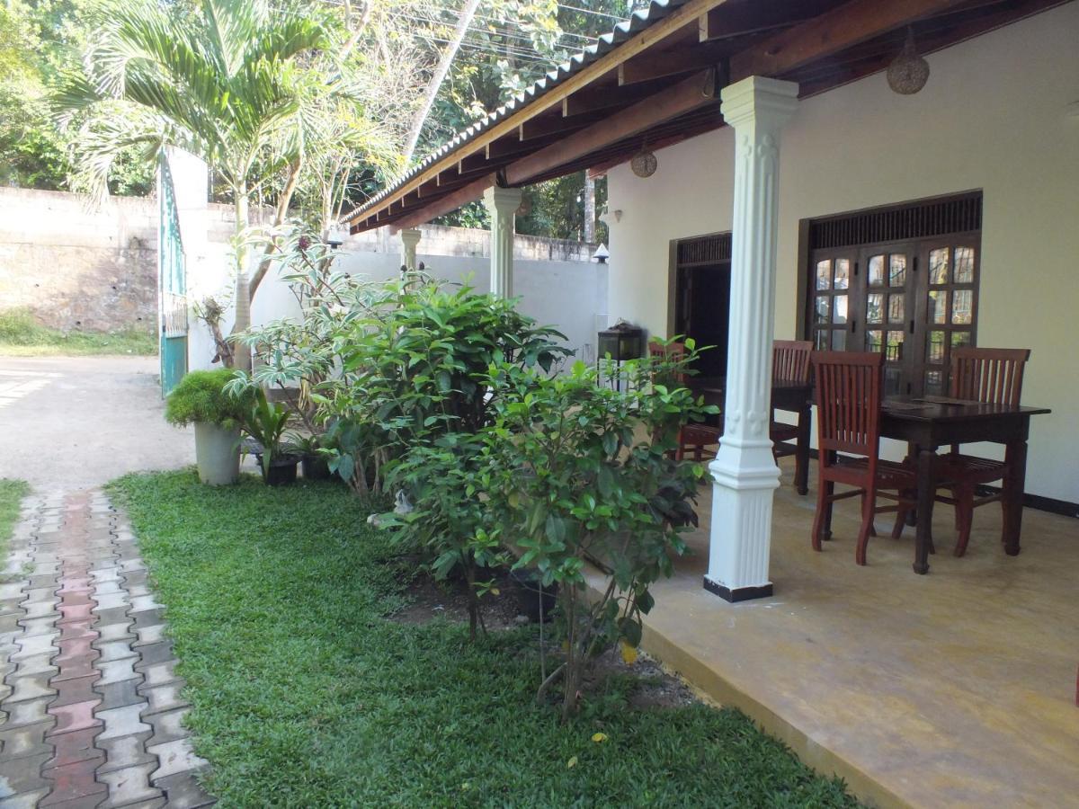Abraham Beach House Тангалле Екстер'єр фото